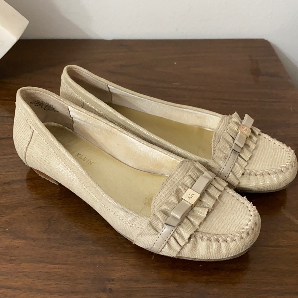Anne Klein Flex Tan Faux Snakeskin Flats Size 6